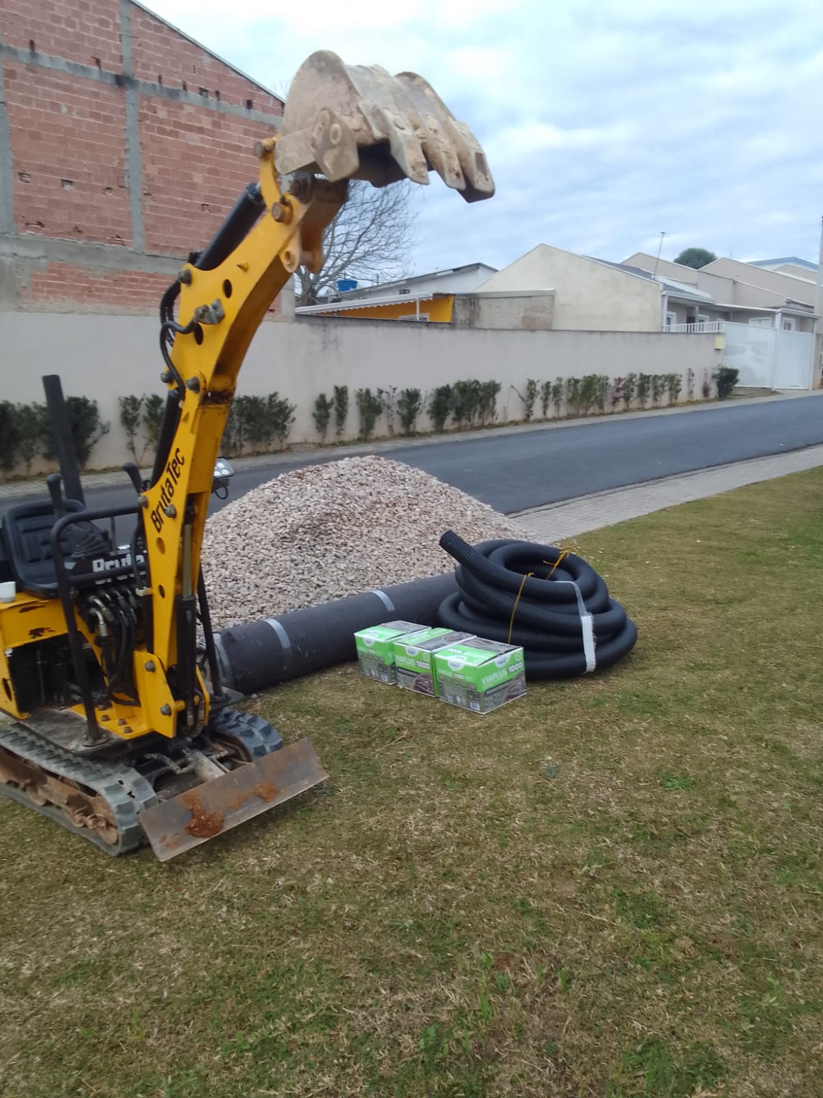 Mini escavadeira - execução